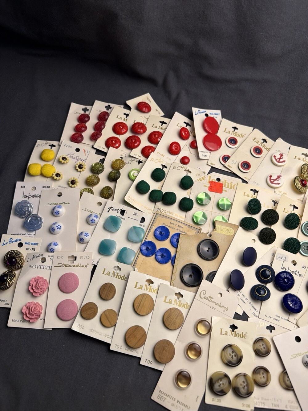 Vintage Sewing Buttons 50+ Cards Le Chic La Mode Streamline More Multicolores